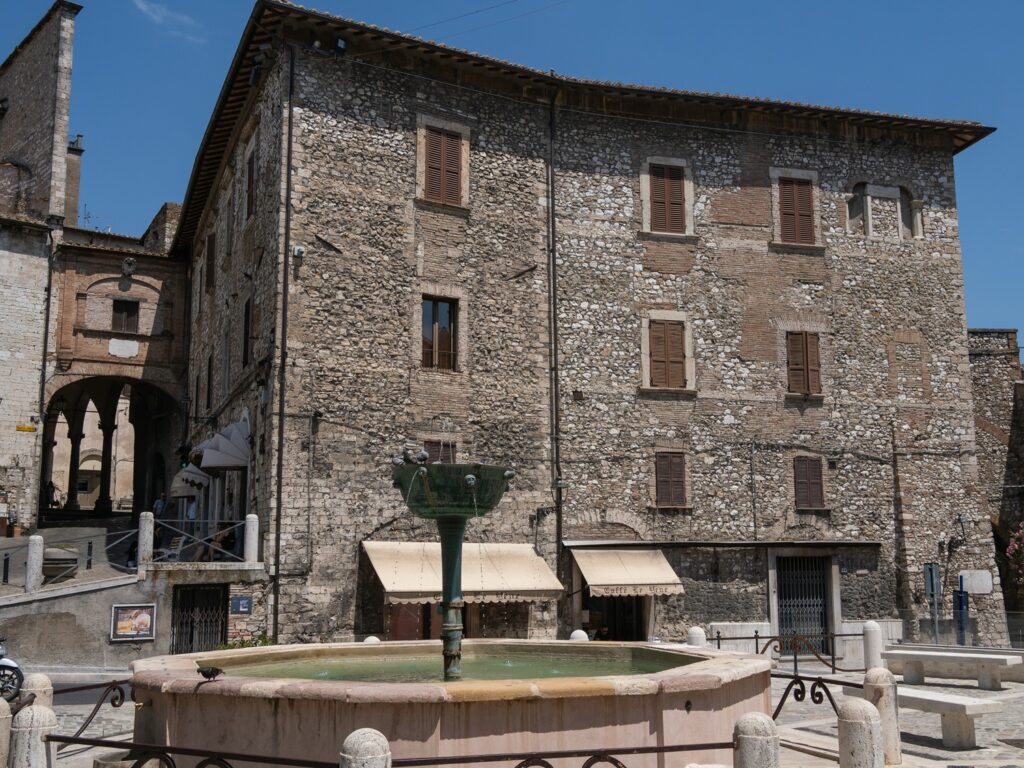 2 giorni a narni: piazza garibaldi narni