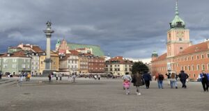 polonia-itinerario-11-giorni-piazza del castello varsavia2