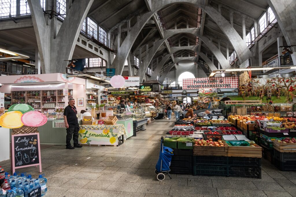 interno hala targowa breslavia mercato