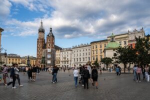 piazza rynek cracovia basilica santa maria persone