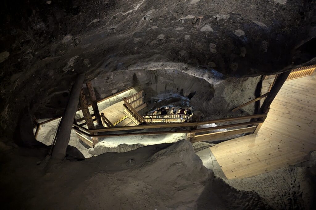 Scale e gallerie sotterranee nella miniera di sale di Wieliczka