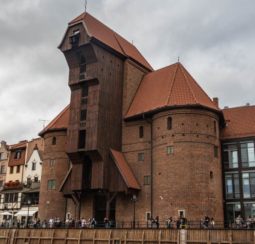 Stary Żuraw di Danzica sul lungofiume della Motława