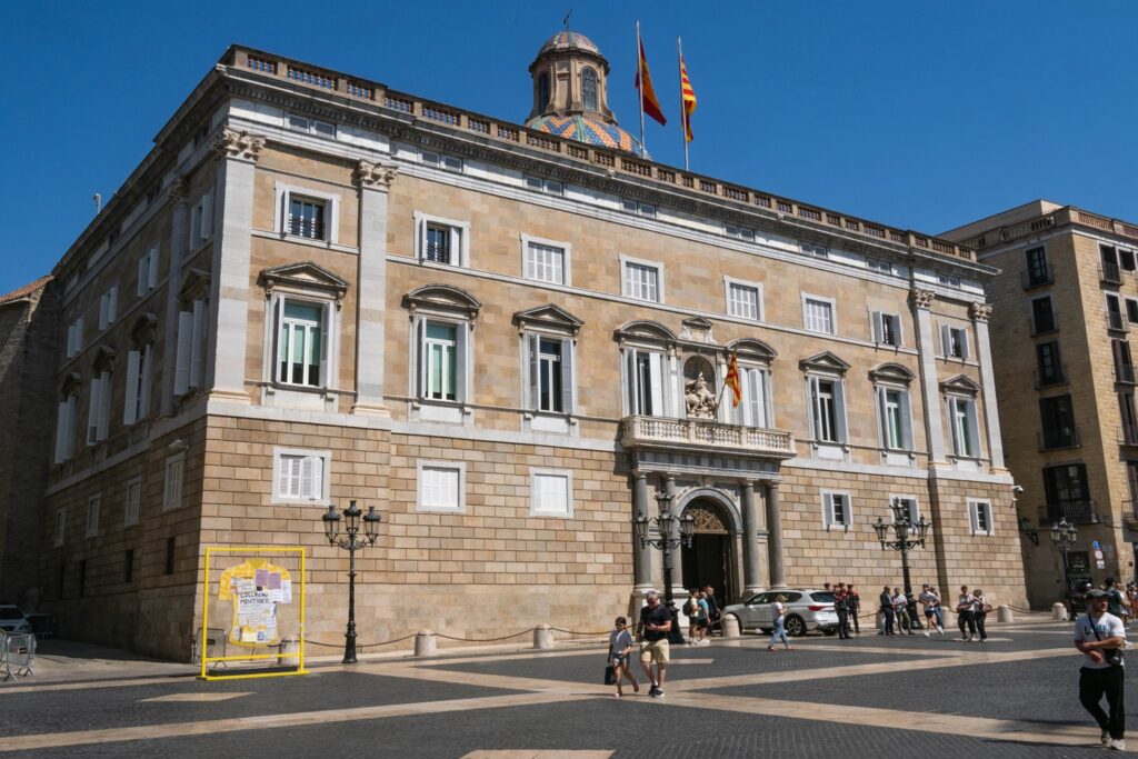 Barcellona in 6 giorni: molto più della città di Gaudí 13 Il Palau de la Generalitat in Plaça Sant Jaume, sede del governo della Catalogna a Barcellona.