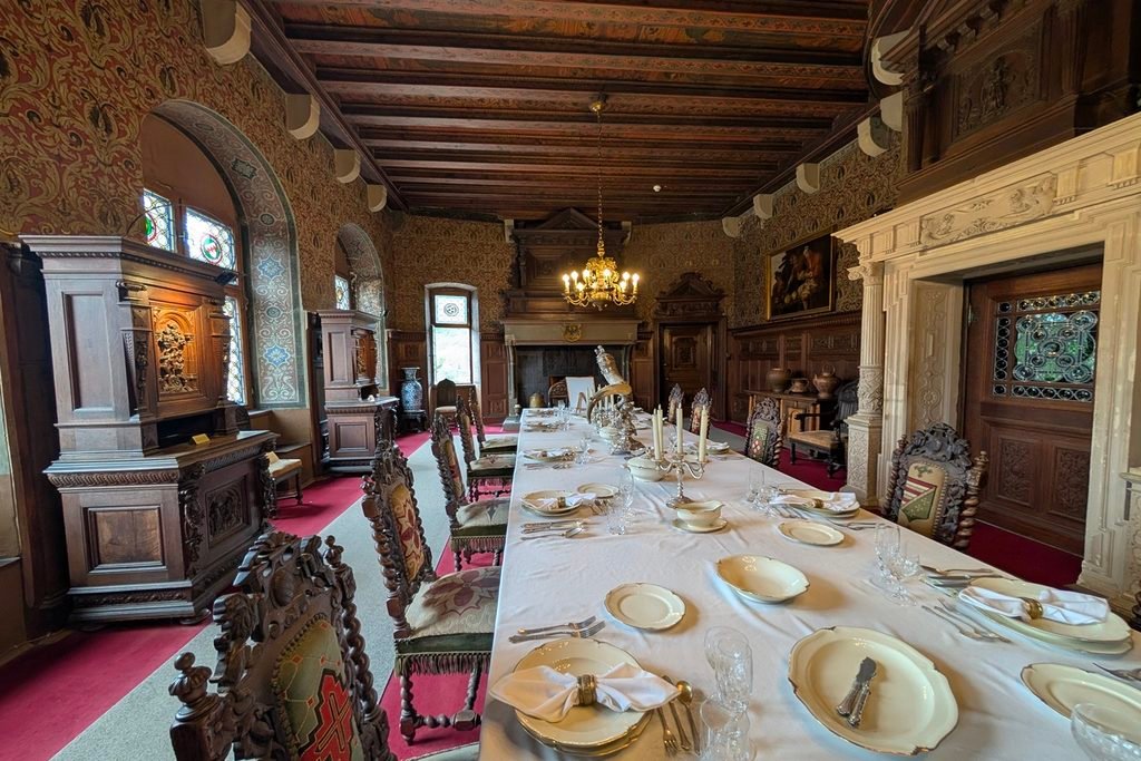 la grande sala da pranzo