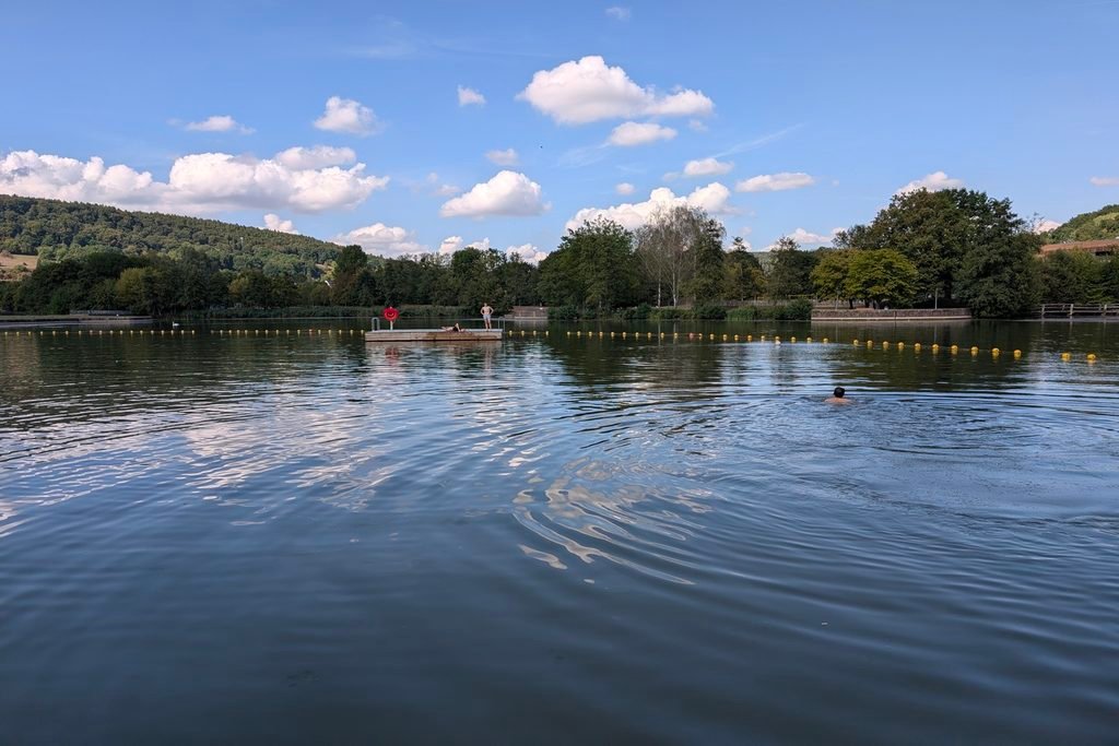 Zona balneabile del lago di Echternach in Lussemburgo
